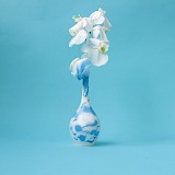 Carolin Löbbert, time machine/single vase 4, acrylic colour and acrylic spray on flowers and porcelain / inkjet fineart matte paper, 14 x 21 cm, 120€